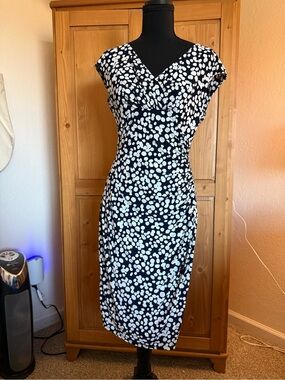 Blue and white spotted print Ralph Lauren dress size 6